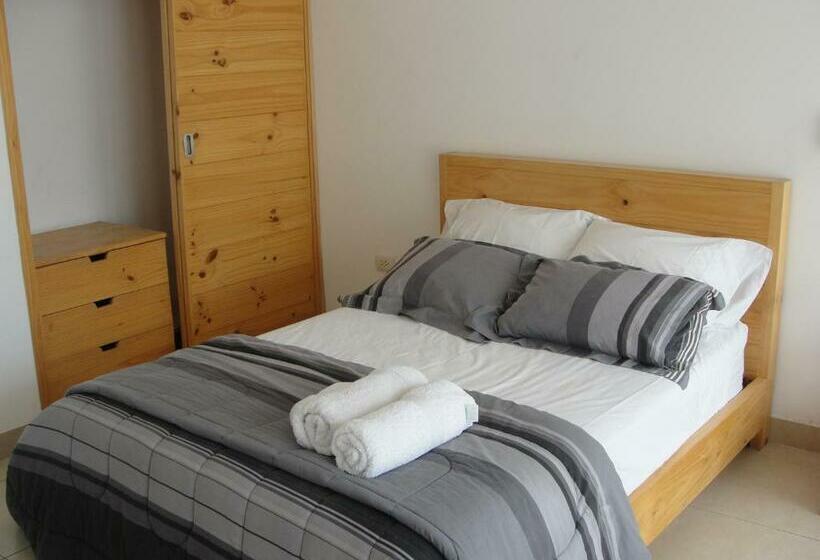 חדר אקזקיוטיב, Boutique La Angostura