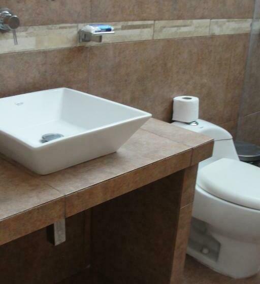 חדר אקזקיוטיב, Boutique La Angostura