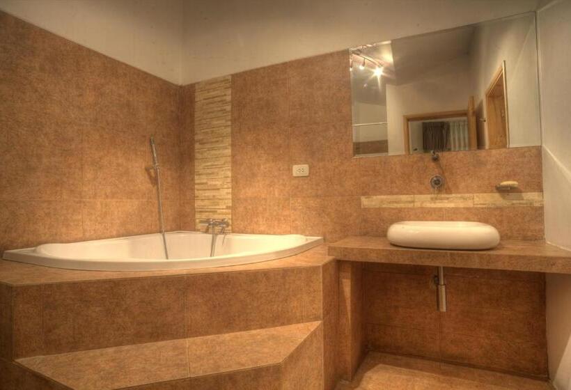 סוויטת ג'וניור, Boutique La Angostura