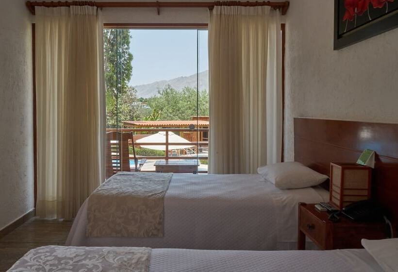 Номер Стандарт Вид на Бассейн, El Molino Hotel Y Restaurant