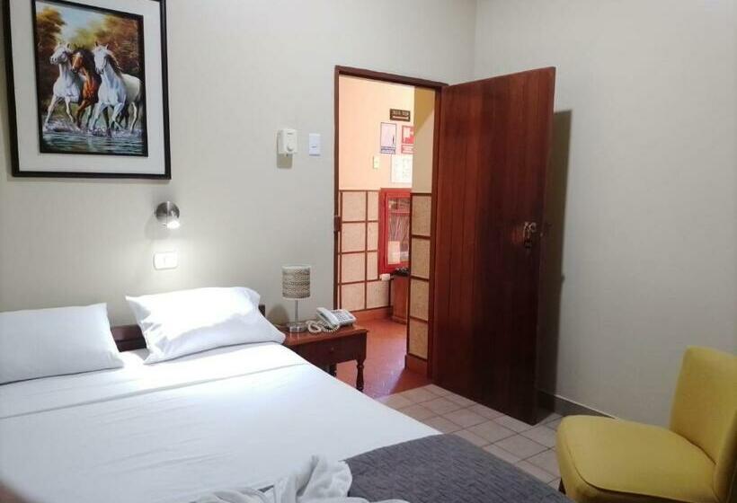 اتاق استاندارد یک نفره, Virrey Pucallpa Eirl