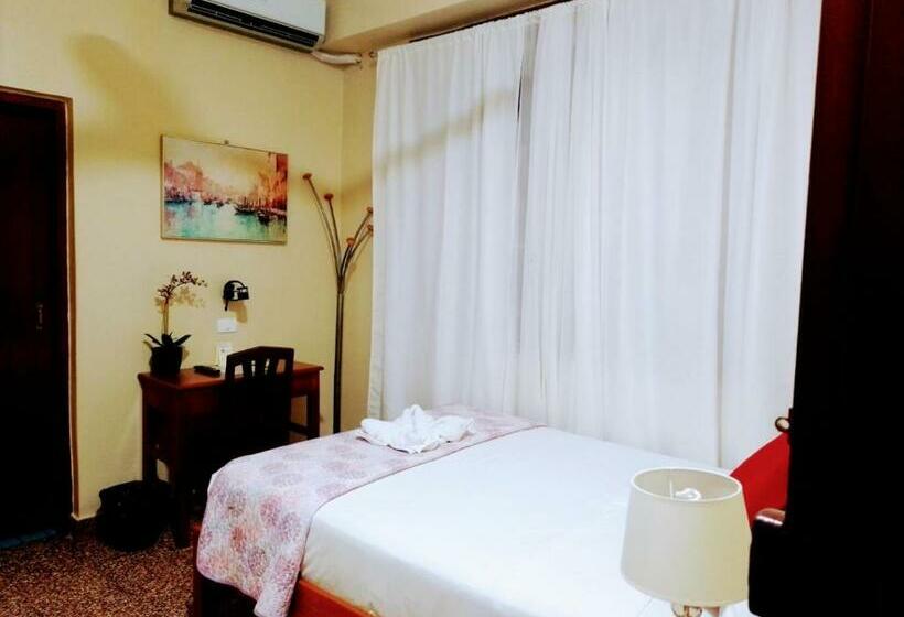 اتاق استاندارد یک نفره, Virrey Pucallpa Eirl