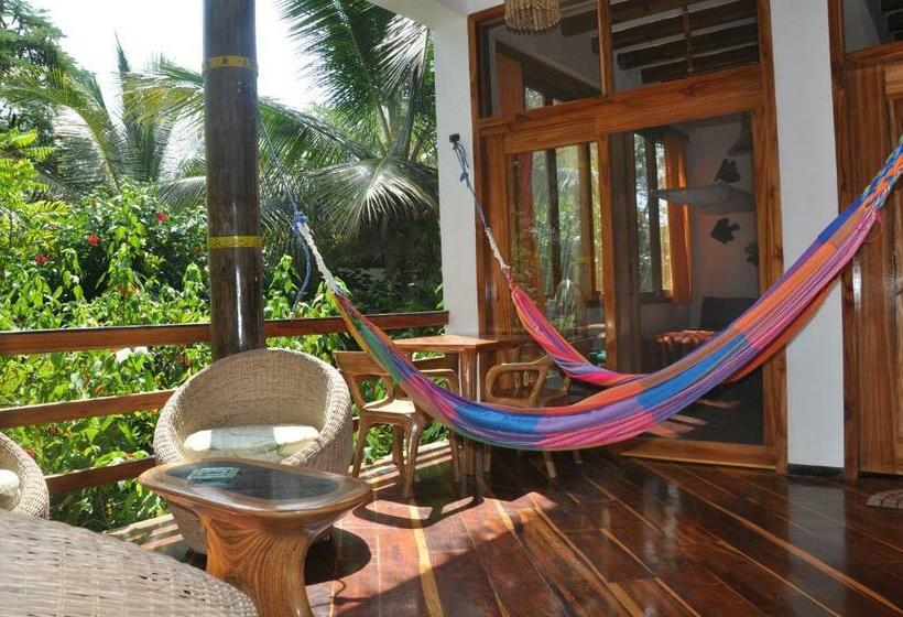 高级三人间, Hostería Mandála