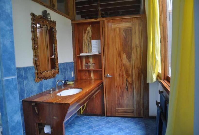 高级三人间, Hostería Mandála