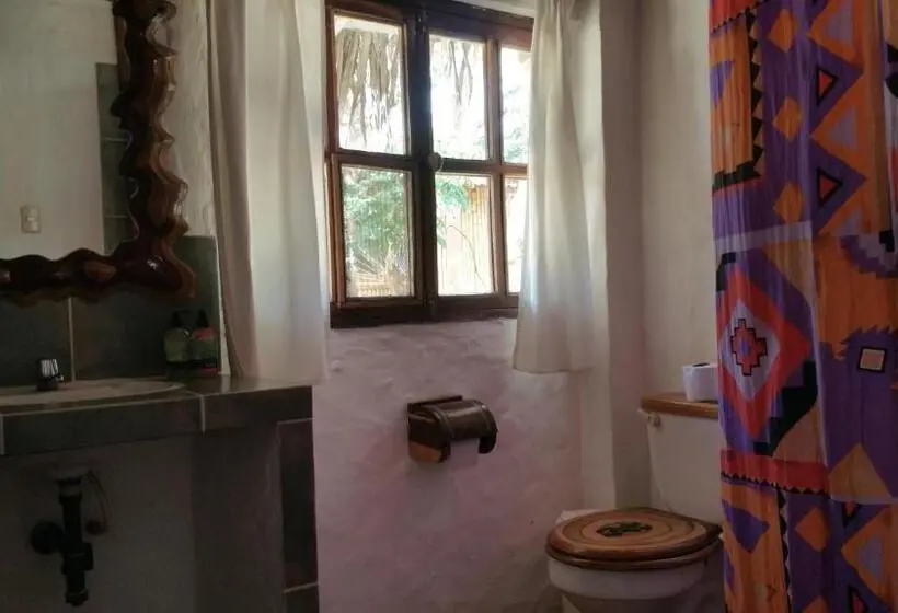 Economy Triple Room, Hostería Mandála