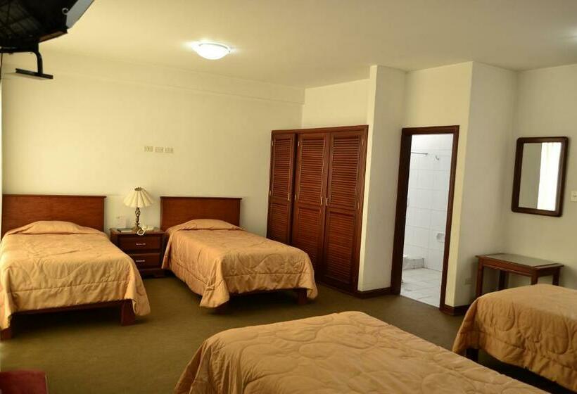 غرفة قياسية رباعية, Incasol, Feliz Año 2025 Que Las Estrellas Iluminen Cada Uno De Tus Viajes Este Año