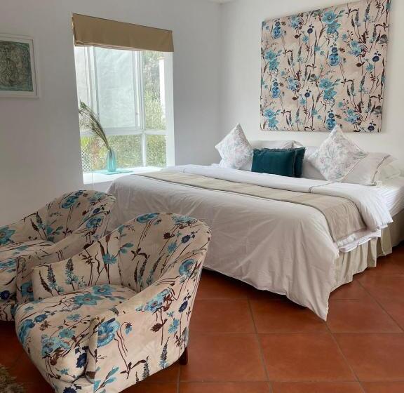 Полулюкс, Los Palomos