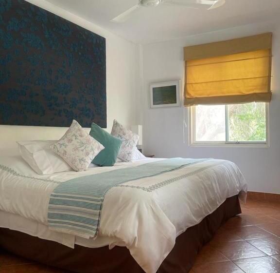 Семейный Номер, Los Palomos