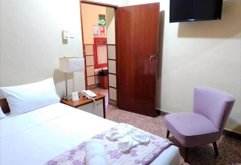 اتاق استاندارد یک نفره, Virrey Pucallpa Eirl