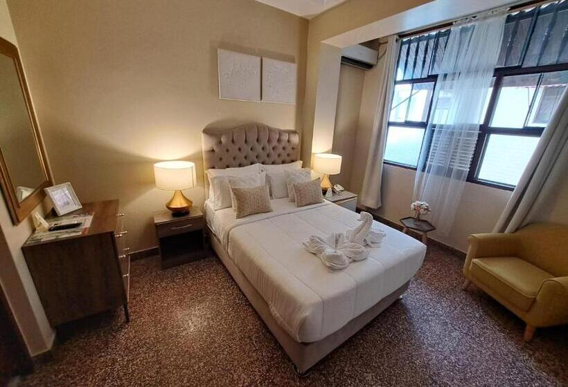 اتاق کلاس بیزنس, Virrey Pucallpa Eirl