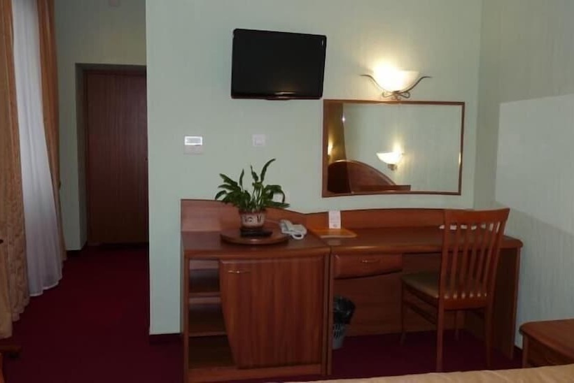 スタンダードルーム, Amparo