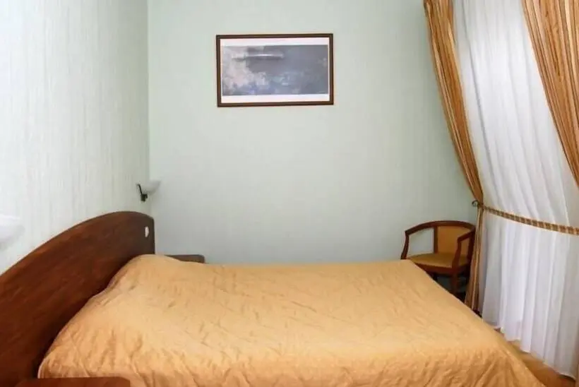 اتاق استاندارد, Amparo