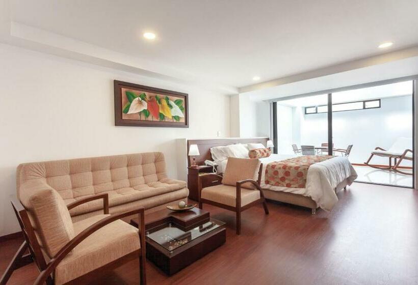 高级大房间, Cuellars