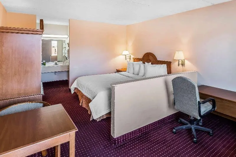 キングサイズベッドのスタンダードルーム, Econo Lodge