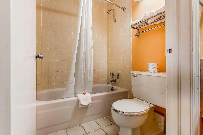 キングサイズベッドのスタンダードルーム, Econo Lodge