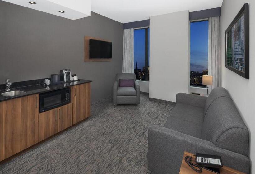 سوییت, Holiday Inn Hotel & Suites Montreal Centre Ville Ouest, An Ihg