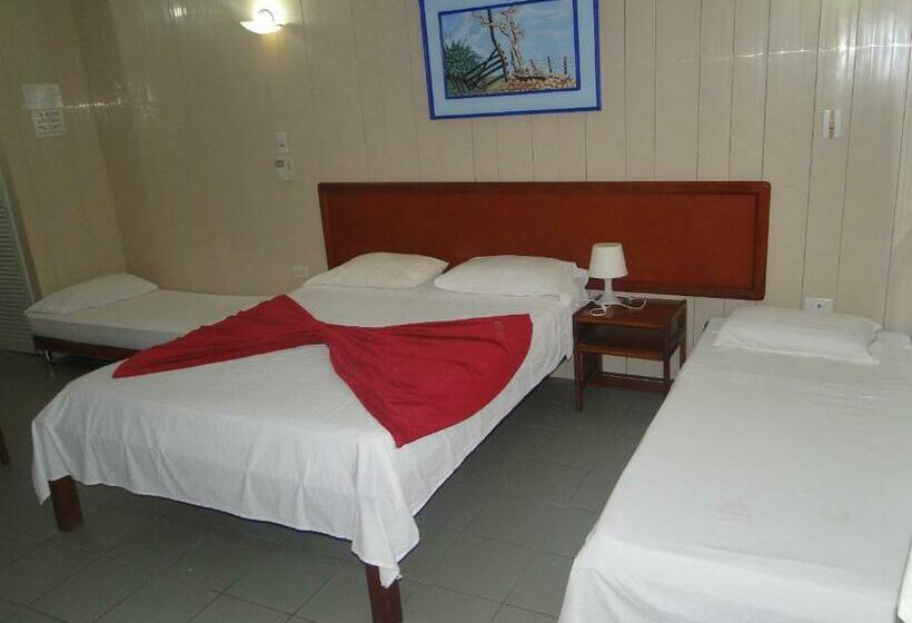 带花园景观的标准三人间, Nitana