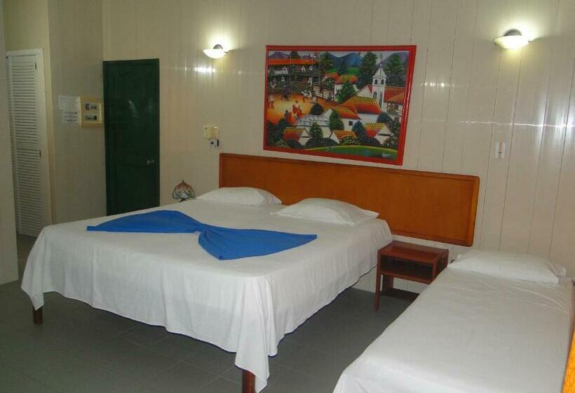 带花园景观的标准三人间, Nitana