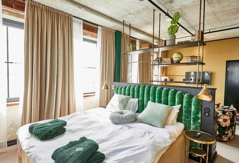 חדר דלוקס נוף לאגם, Steam