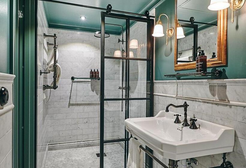 חדר סופריור נוף לעיר, Steam