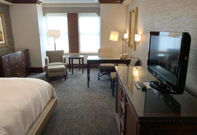 管理人员工作室, The Towers At Kahler Grand