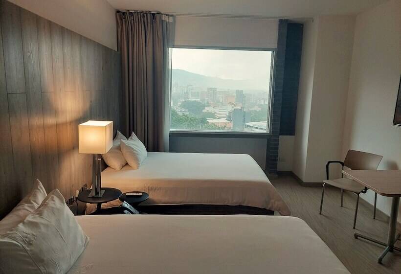 إستوديو قياسى, Viaggio Medellin Grand Select