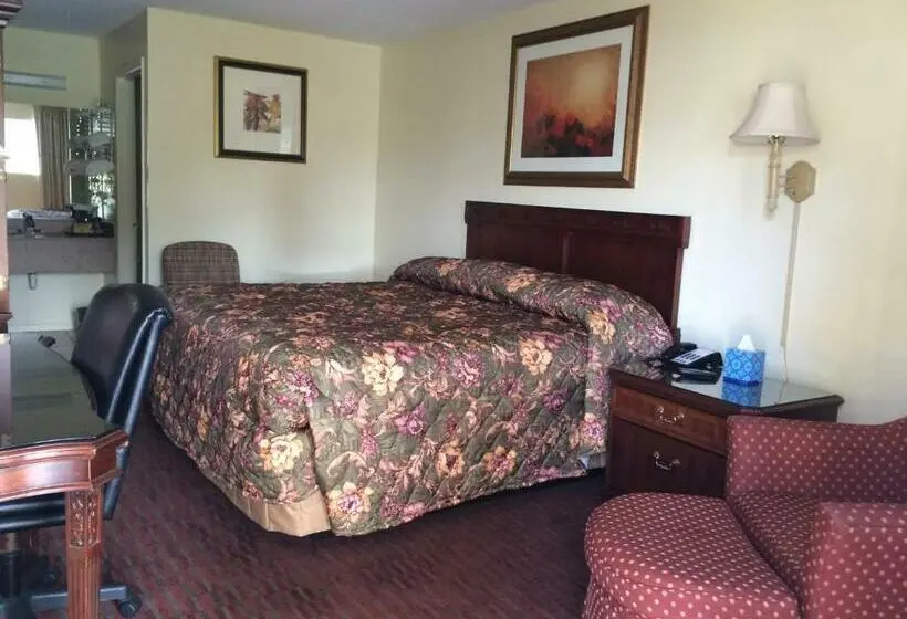キングサイズベッドのスタンダードルーム, Knights Inn Augusta At Deans Bridge Rd
