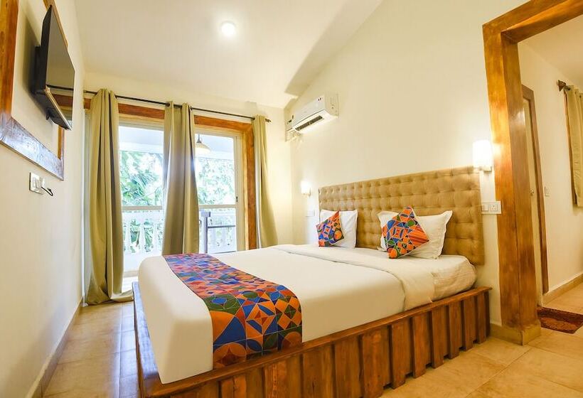 디럭스 룸, Fabhotel Grand Royal Palms