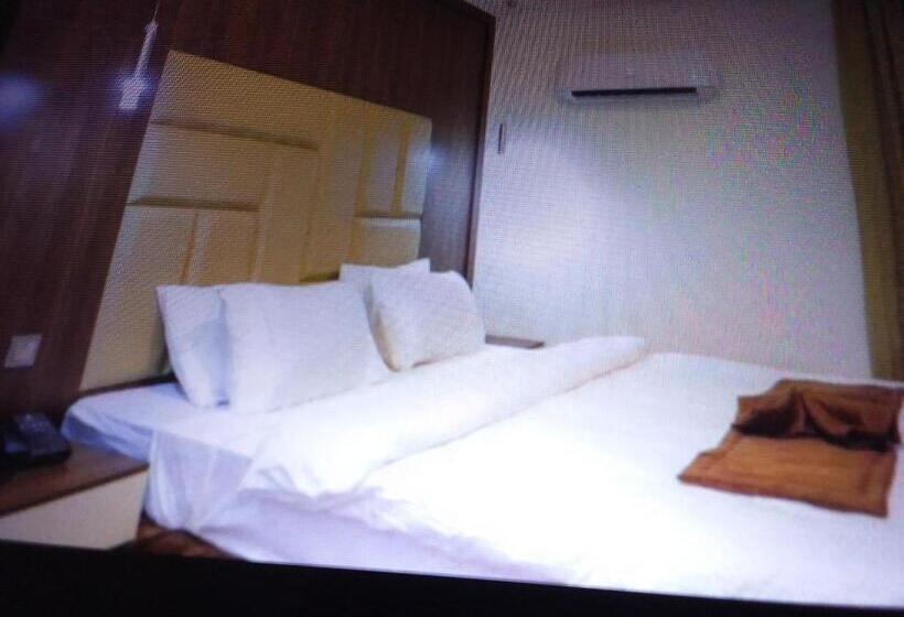 جناح ديلوكس, Mt Deluxe Hotel Asaba