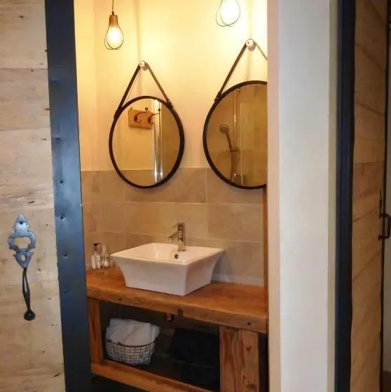 庭の見える1ベッドルームアパートメント, Chambres D'hôtes Béred Vuillemin