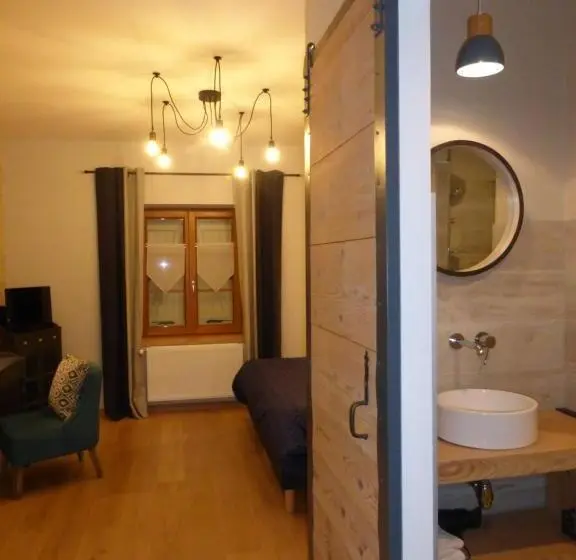 庭の見える1ベッドルームアパートメント, Chambres D'hôtes Béred Vuillemin