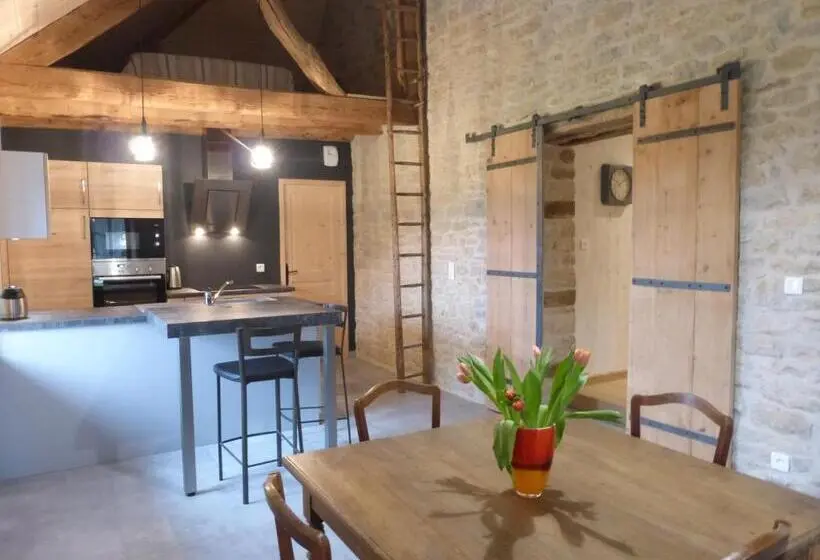 庭の見える1ベッドルームアパートメント, Chambres D'hôtes Béred Vuillemin