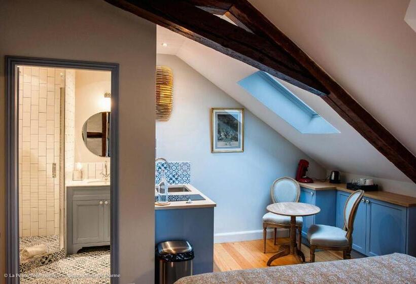 Студия Superior, La Petite Folie