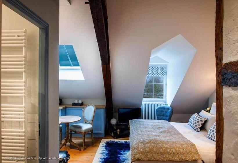 Студия Superior, La Petite Folie