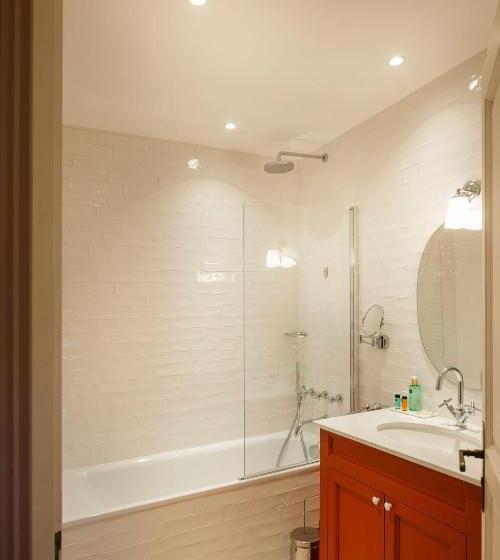 Студия Superior, La Petite Folie