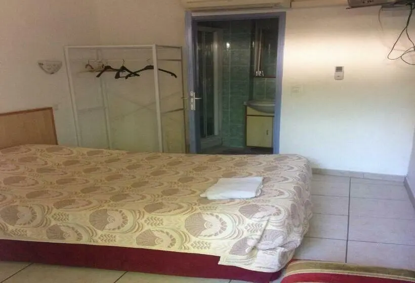 スタンダードルーム, Hostellerie Du Loup