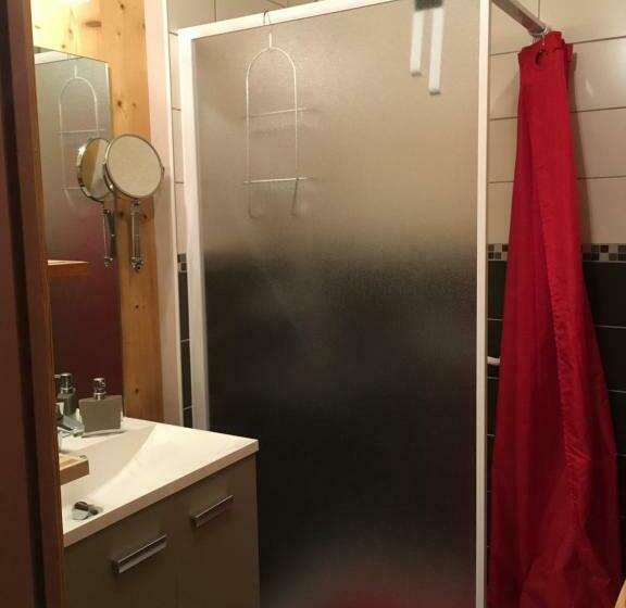 דירת חדר, Hôtel Et Appart'hôtel Restaurant L'adray