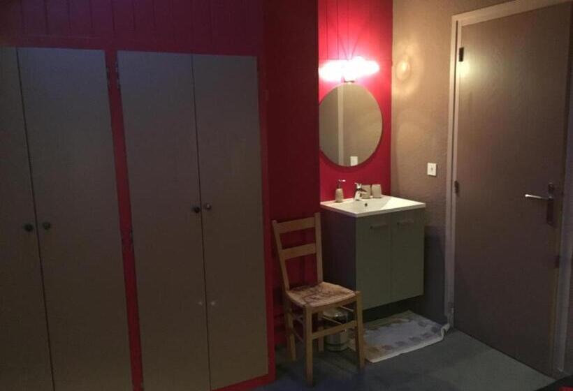 דירת חדר, Hôtel Et Appart'hôtel Restaurant L'adray