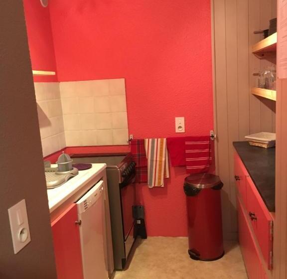 דירת חדר, Hôtel Et Appart'hôtel Restaurant L'adray