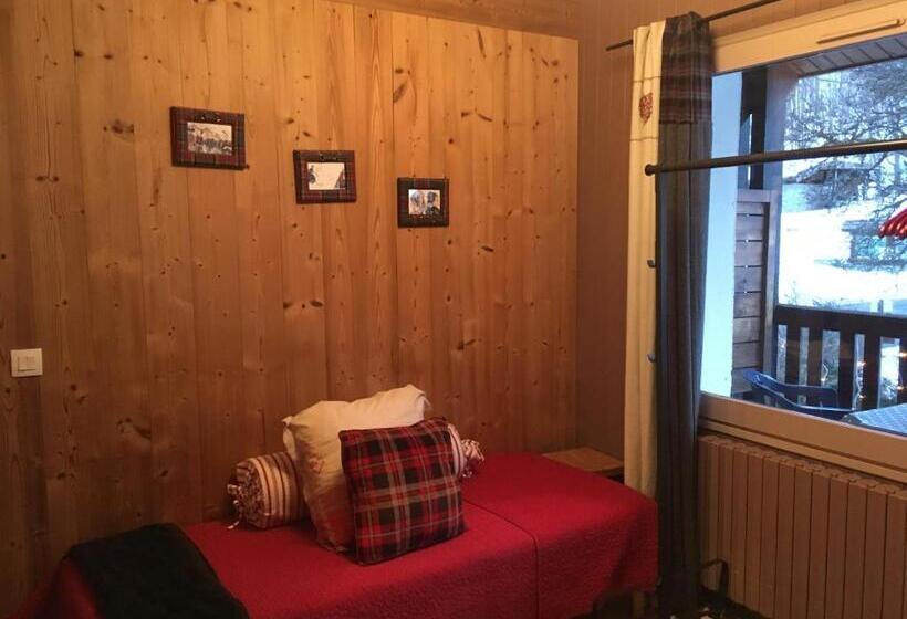 דירת חדר, Hôtel Et Appart'hôtel Restaurant L'adray