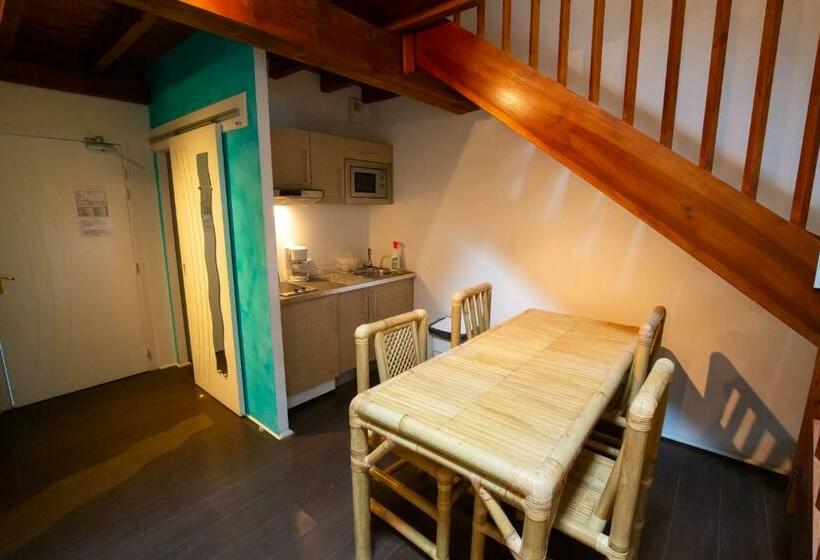 スタンダードスタジオ, Hôtel Ilargi