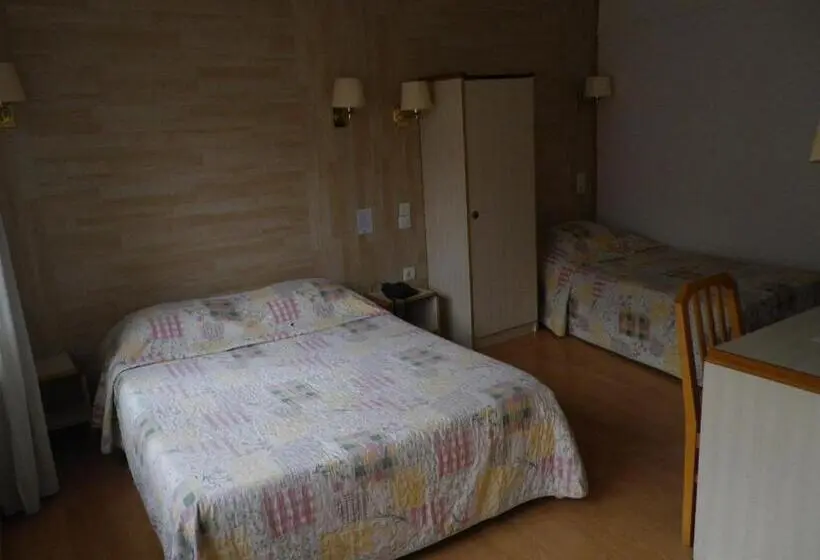 Standard Kolmen Hengen Huone, Hôtel Lamartine  Parking Dauphine