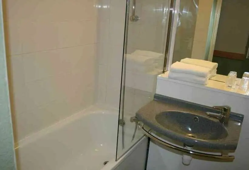 Standard Kolmen Hengen Huone, Ibis Budget Thiers