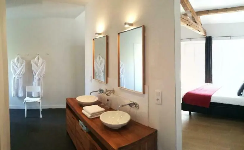 キングサイズベッドのデラックスルーム, L Observance Bed & Breakfast
