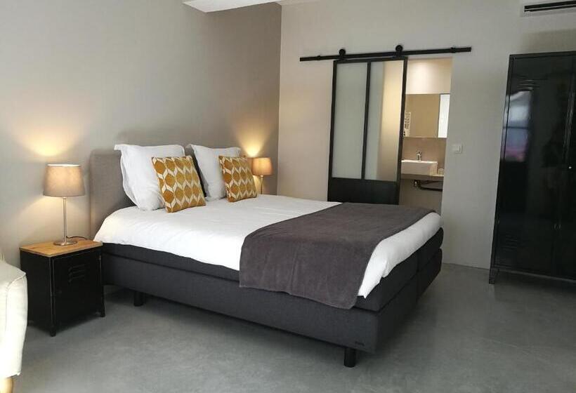 身障者適用キングサイズベッドルーム, L Observance Bed & Breakfast