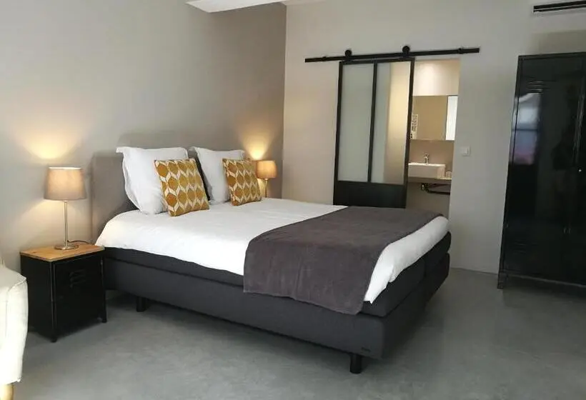 身障者適用キングサイズベッドルーム, L Observance Bed & Breakfast