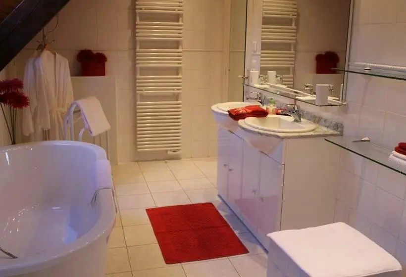 Comfort Kolmen Hengen Huone, Chambres D Hôtes La Brillève