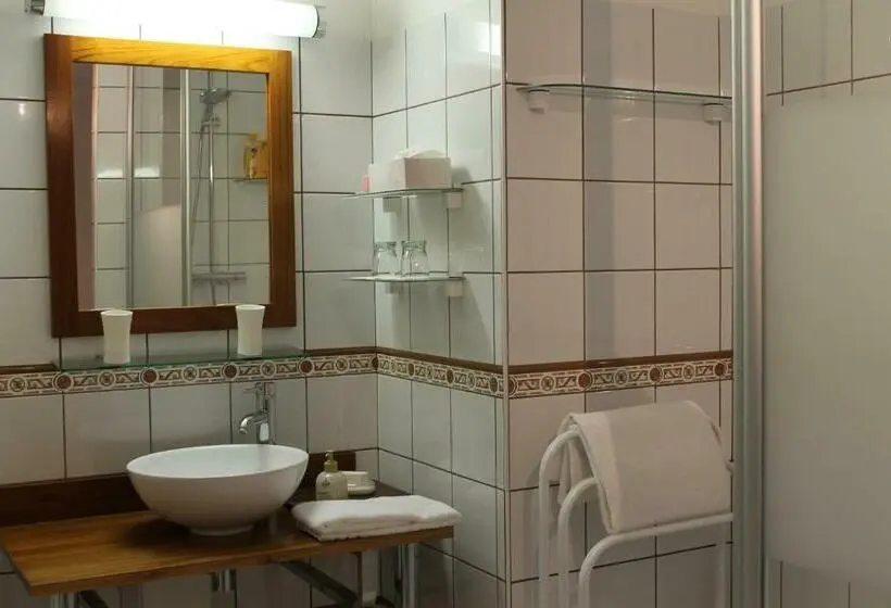 Standard Kolmen Hengen Huone, Chambres D Hôtes La Brillève