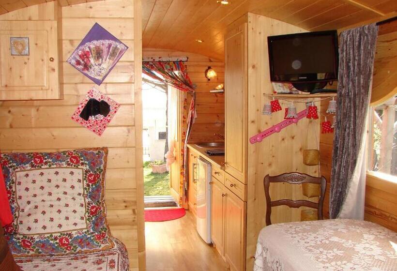 スタンダードルーム, Gites Et Roulottes Du Grand Puits