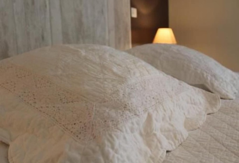 غرفة قياسية ثلاثية, Mas Du Tilleul